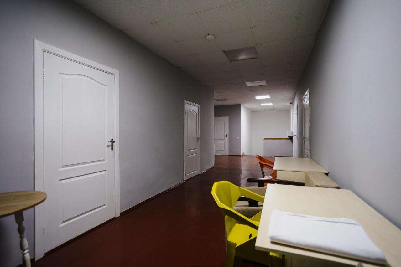 P2B Hostel & Bar キエフ エクステリア 写真
