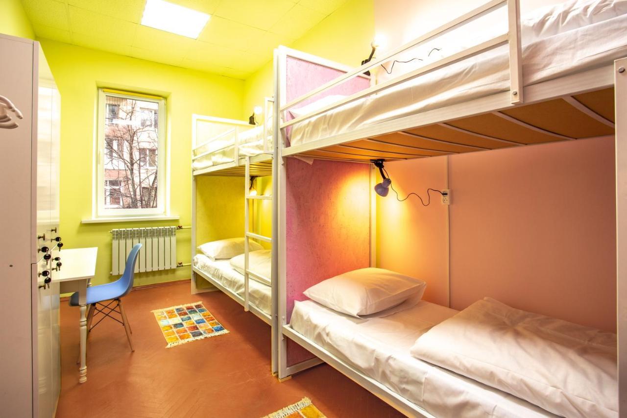 P2B Hostel & Bar キエフ エクステリア 写真