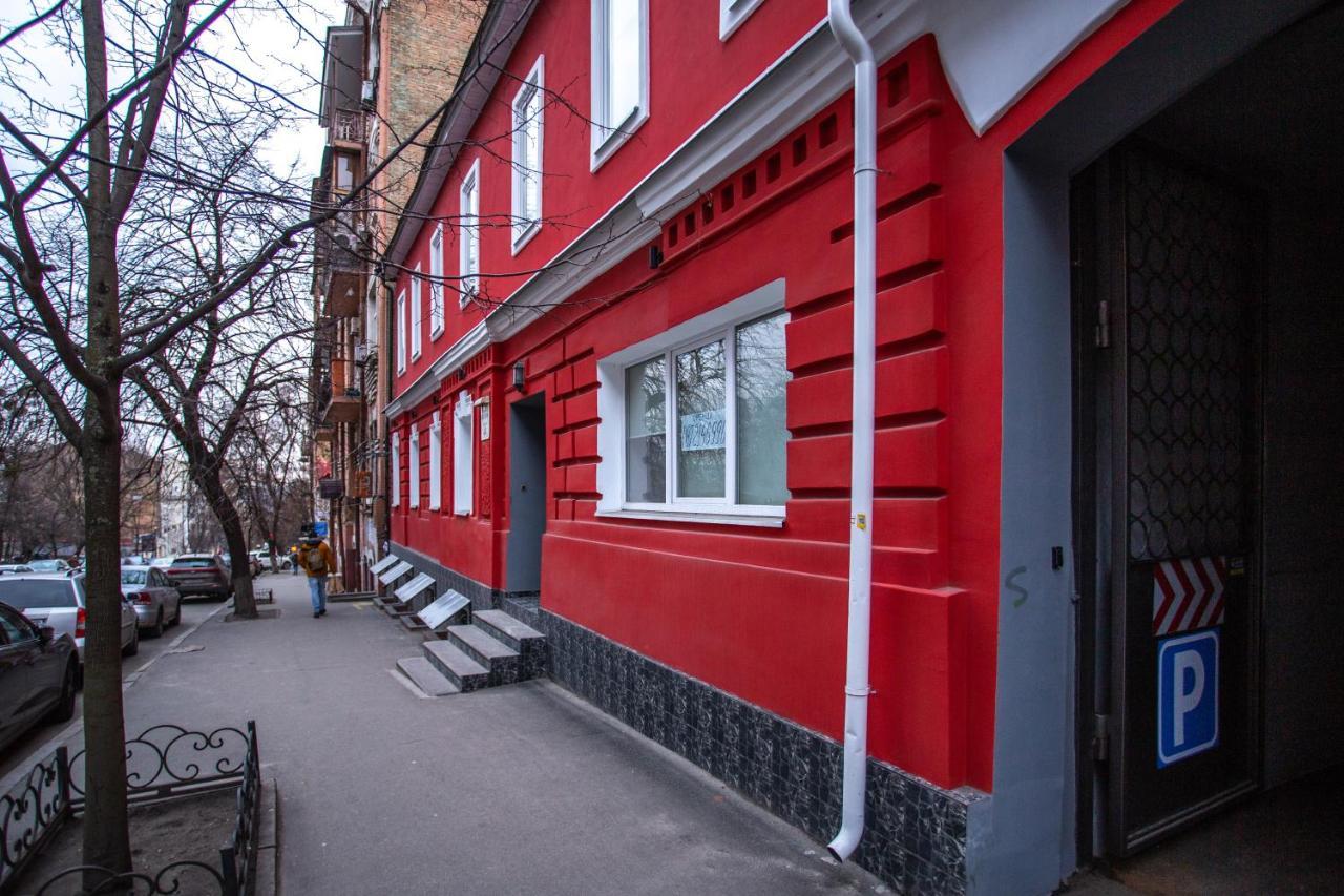 P2B Hostel & Bar キエフ エクステリア 写真