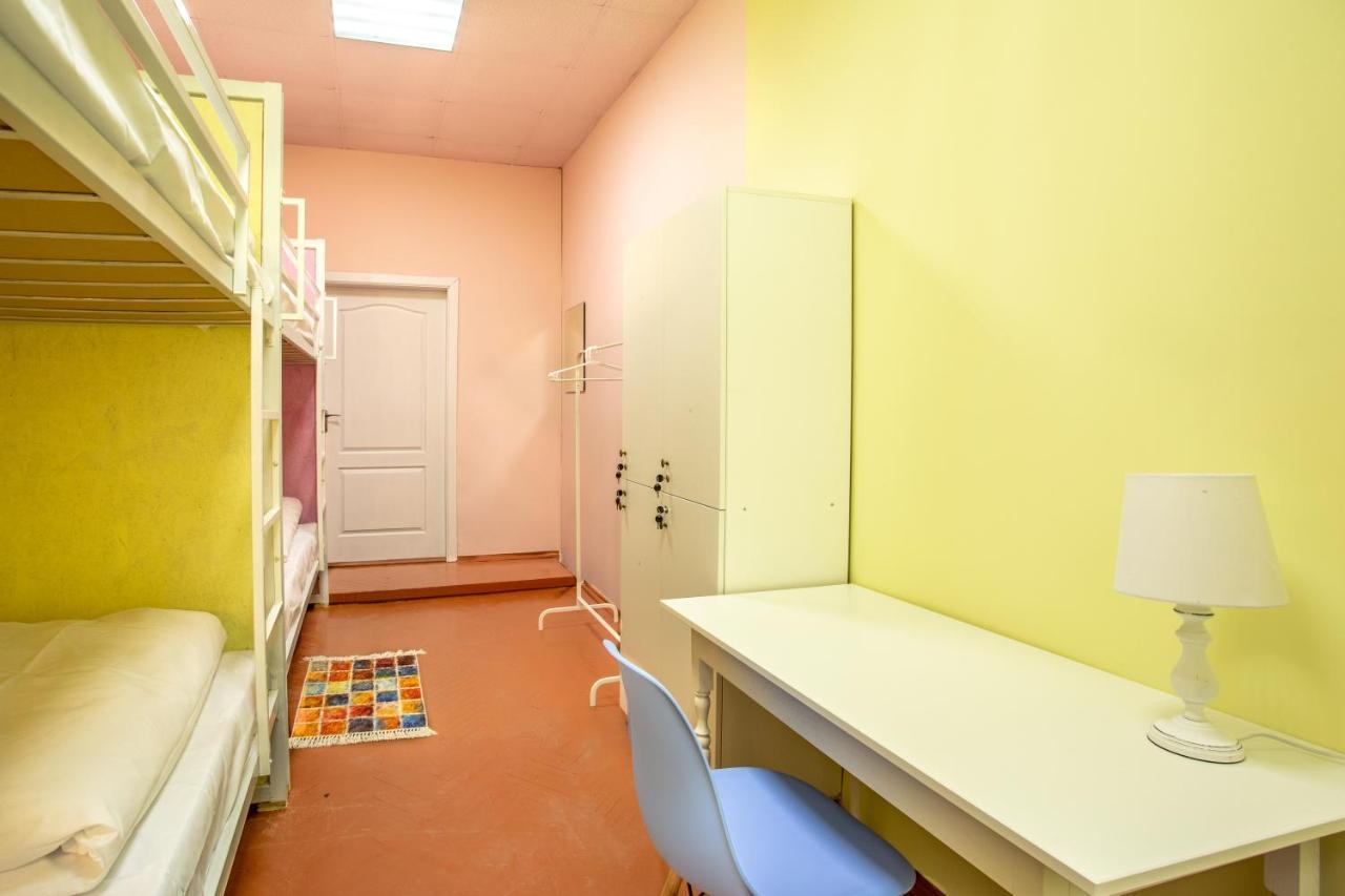 P2B Hostel & Bar キエフ エクステリア 写真